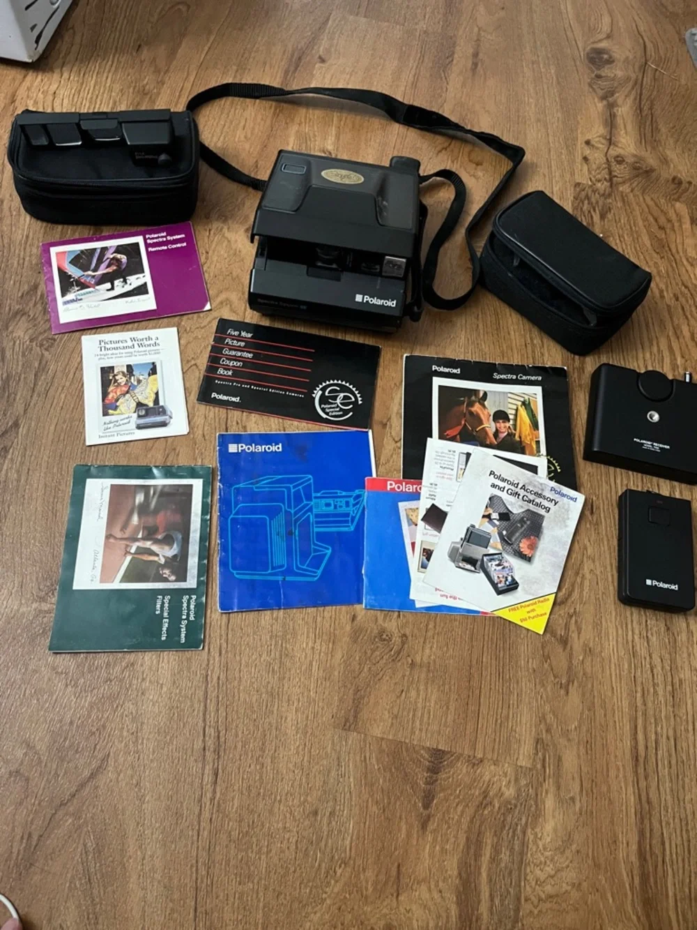 VINTAGE POLAROID SPECTRA SE INSTANT FILM CAMERA bundle - UNTESTED